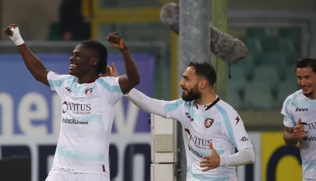 I “terroni” salutano Giulietta: sbancato il Bentegodi, Salerno ci crede!