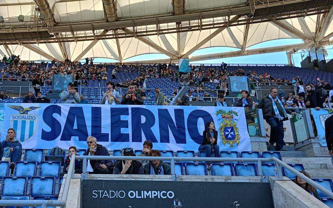 All’Olimpico vessilli pro Lazio con la scritta “Salerno” e il logo della Provincia