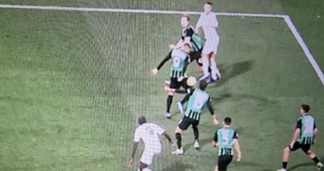 Le ingiuste lamentele del Sassuolo e la memoria corta: e il mani di Pinamonti all’andata?
