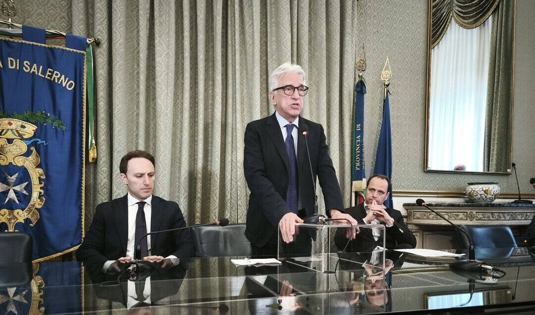 De Luca-Napoli: “Ordine pubblico, vi assumerete responsabilità. Non si falsi il campionato”